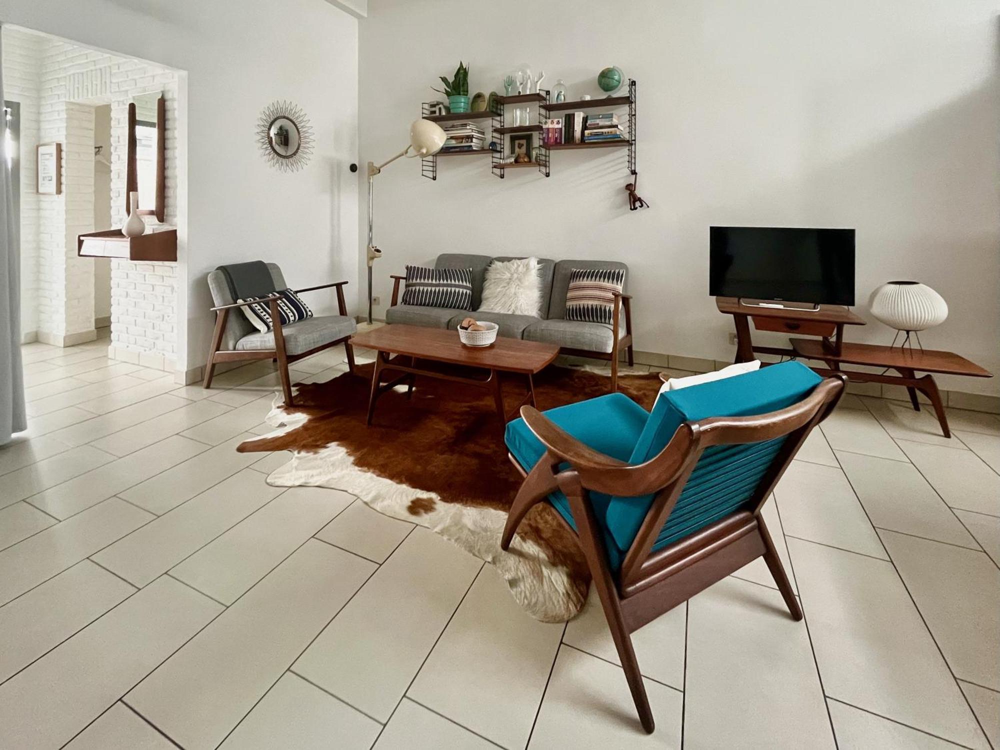Lounge In The Intimate Urban Garden At A Retro Getaway * Ghent