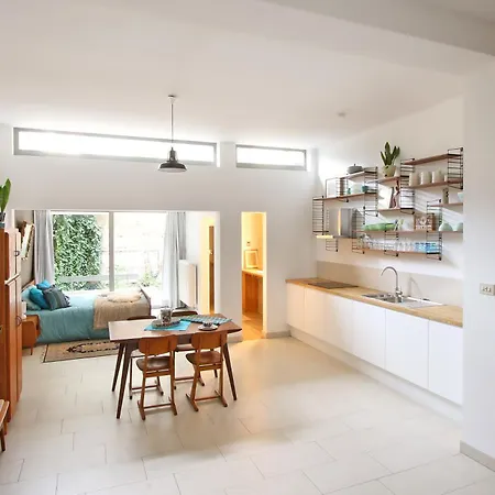 Lounge In The Intimate Urban Garden At A Retro Getaway Apartment Ghent Exterior photo