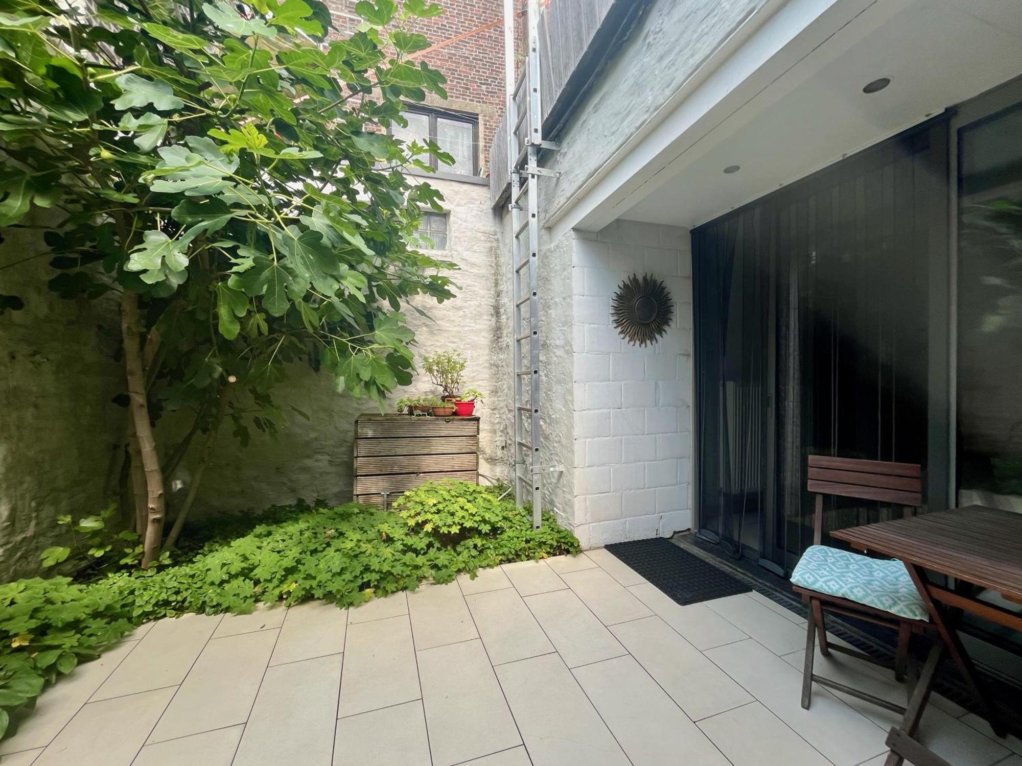 Appartamento Lounge In The Intimate Urban Garden At A Retro Getaway